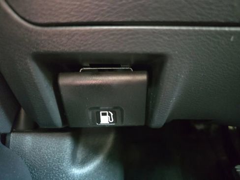 Used 2024 Nissan Sentra SV w/ SV Premium Package image 30