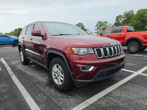 Used 2018 Jeep Grand Cherokee Laredo RWD image 2