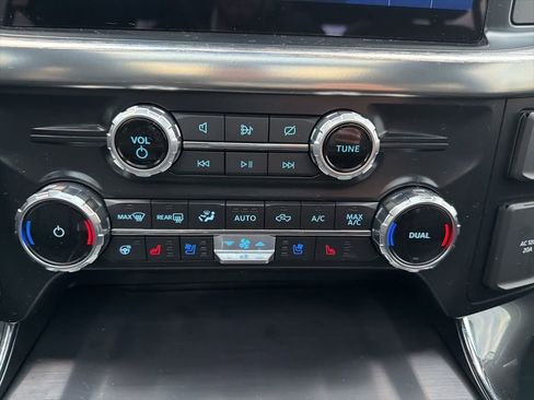 Certified 2022 Ford F150 Lariat w/ Equipment Group 502A High image 32