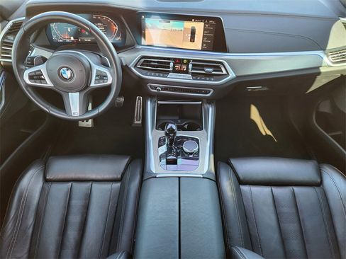 Used 2022 BMW X6 xDrive40i w/ M Sport Package image 25