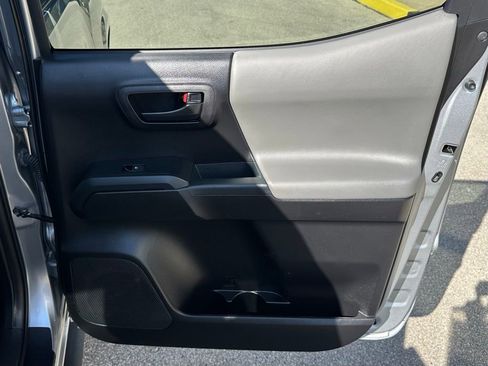 Used 2020 Toyota Tacoma SR image 25