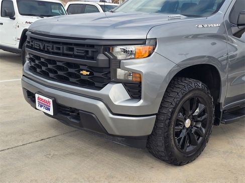 Used 2024 Chevrolet Silverado 1500 Custom image 8