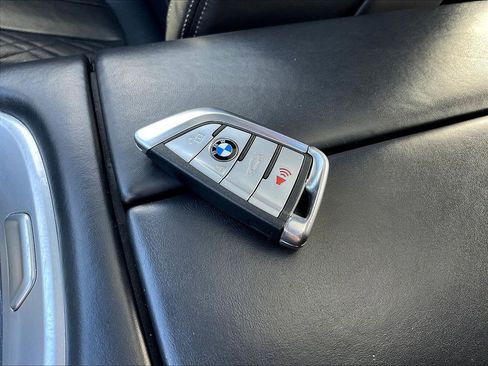 Used 2022 BMW 750i xDrive w/ M Sport Package AWD/4WD image 35