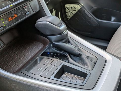 Used 2023 Toyota RAV4 Limited image 12