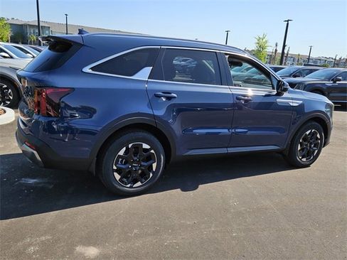 New 2025 Kia Sorento S w/ Panoramic Sunroof Package image 10