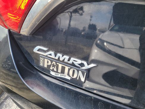 Used 2016 Toyota Camry SE image 11