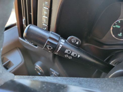 Used 2015 Chevrolet Express 2500 image 13