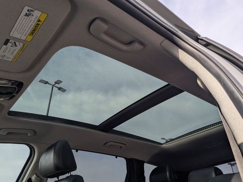 Used 2022 Hyundai Santa Fe Limited w/ Cargo Package image 15