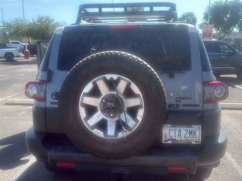 Used 2014 Toyota FJ Cruiser 4WD w/ Upgrade Package image 5