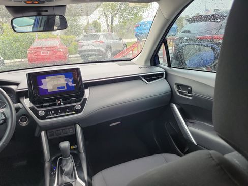 Used 2023 Toyota Corolla Cross LE FWD image 17