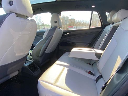 Certified 2022 Volkswagen ID.4 Pro S image 18