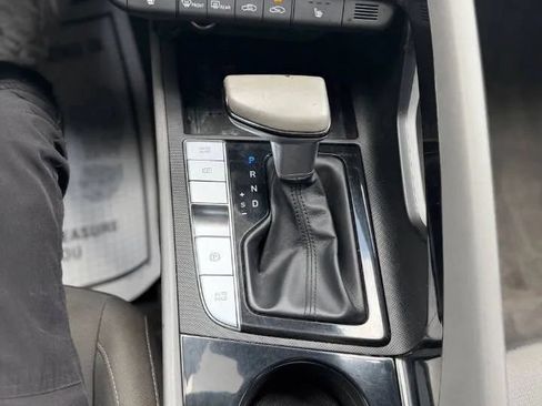 Used 2021 Hyundai Elantra SEL w/ Convenience + Premium Package FWD image 16