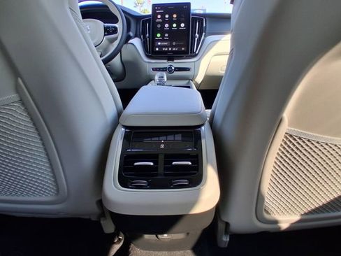 New 2026 Volvo XC60 B5 Ultra w/ Protection Package Premier AWD/4WD image 11