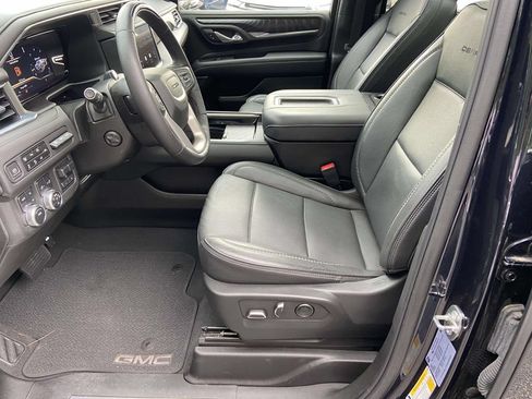 Used 2023 GMC Yukon XL Denali w/ Advanced Technology Package AWD/4WD image 20
