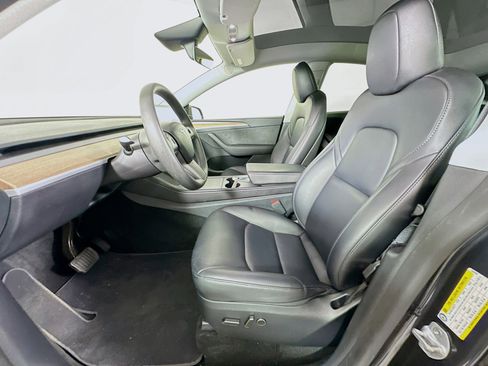 Used 2024 Tesla Model Y Long Range AWD/4WD image 13