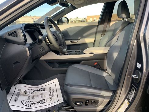 Used 2023 Lexus RZ 450e Premium w/ Technology Package image 17