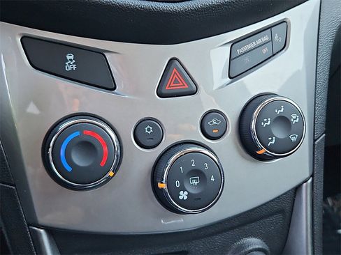 Used 2016 Chevrolet Trax LT image 16