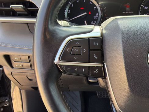 Used 2020 Toyota Highlander XLE FWD image 15