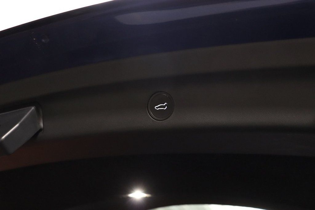 Used 2022 Tesla Model Y Long Range AWD/4WD image 13