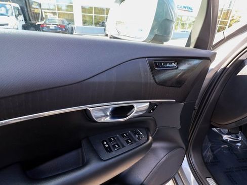 Used 2020 Volvo XC90 T5 Momentum w/ Protection Package image 42