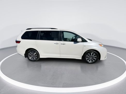 Used 2020 Toyota Sienna XLE w/ XLE Navigation Package AWD/4WD image 23