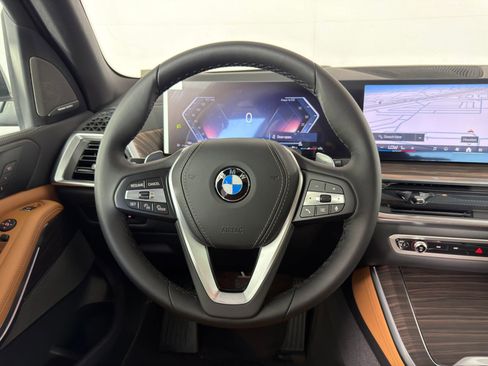 Used 2026 BMW X5 sDrive40i w/ Premium Package RWD image 16