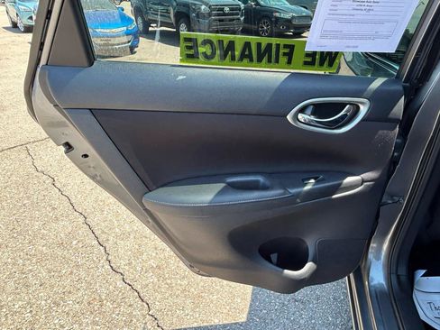 Used 2019 Nissan Sentra SV FWD image 13
