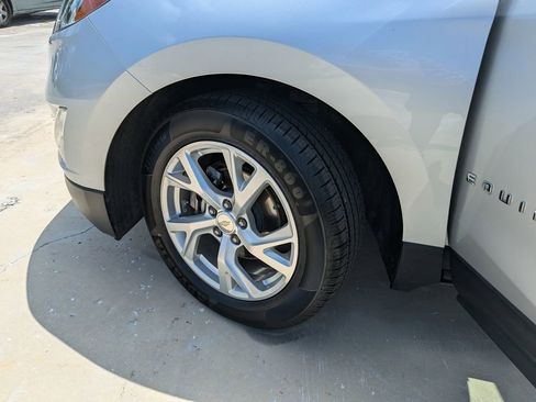 Used 2018 Chevrolet Equinox Premier FWD image 37