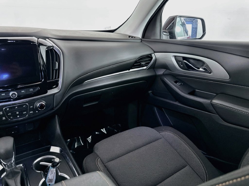 Used 2021 Chevrolet Traverse LT FWD image 31