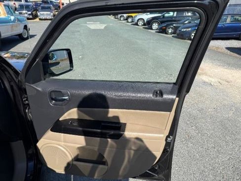 Used 2010 Jeep Patriot Latitude image 9