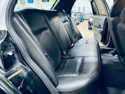 Used 2011 Ford Crown Victoria Police Interceptor image 35