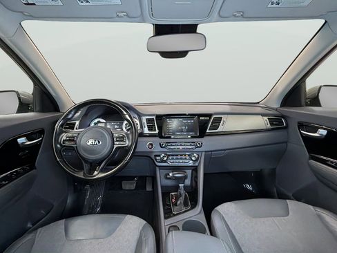 Used 2017 Kia Niro EX FWD image 30