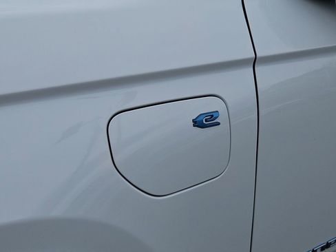 Used 2024 Jeep Grand Cherokee Limited 4xe image 38