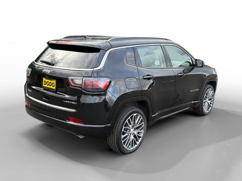 Used 2022 Jeep Compass Limited w/ Elite Group image 5