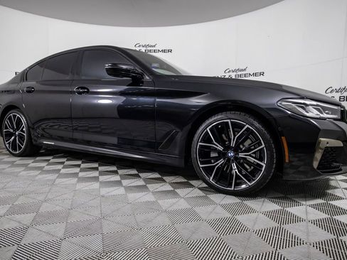 Used 2021 BMW 530e w/ M Sport Package image 3