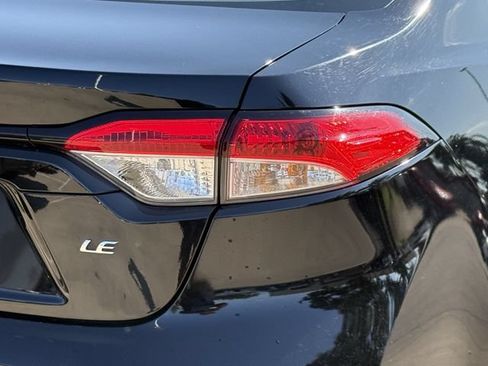 Used 2025 Toyota Corolla LE FWD image 7