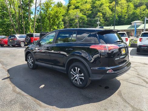 Used 2018 Toyota RAV4 LE w/ All Weather Liner Package AWD/4WD image 7