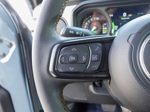 Used 2024 Jeep Wrangler Unlimited image 14