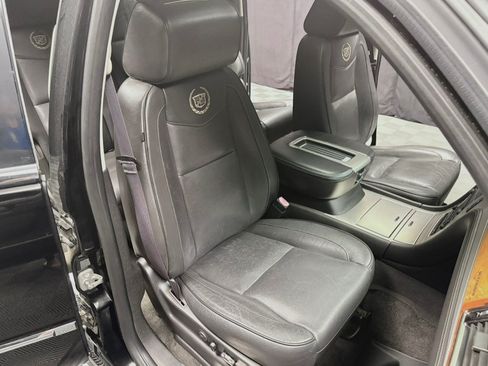 Used 2014 Cadillac Escalade ESV Platinum AWD/4WD image 24