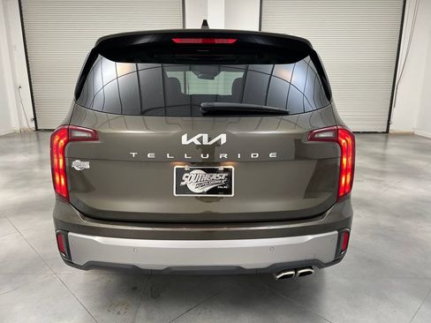 Used 2025 Kia Telluride S FWD image 8