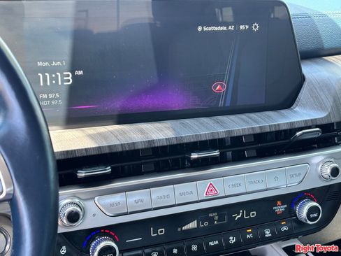 Used 2024 Kia Telluride EX w/ EX Captain's Chair Package AWD/4WD image 26