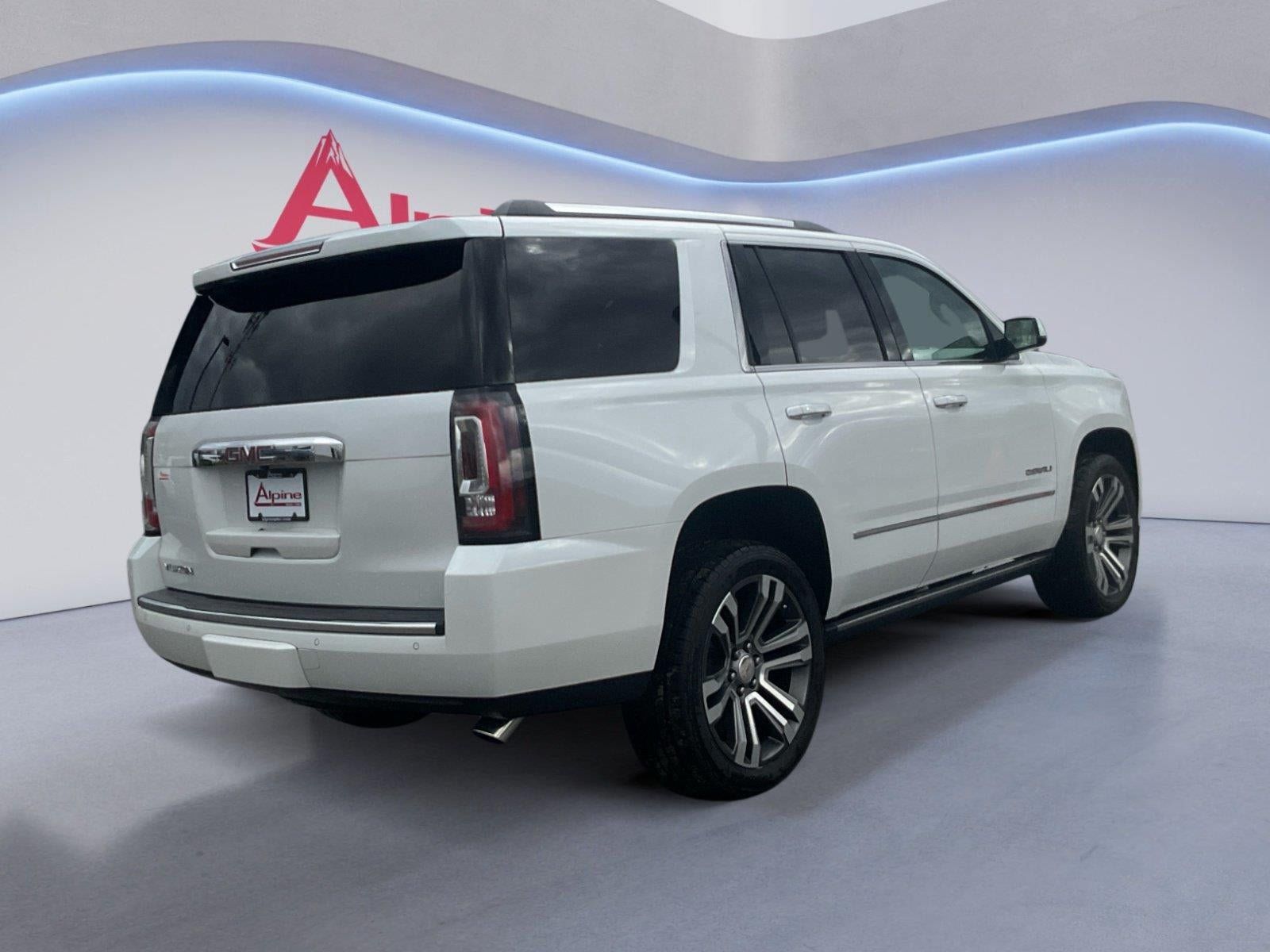 Certified 2017 GMC Yukon Denali w/ Open Road Package AWD/4WD image 5