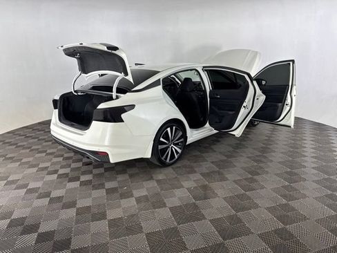 Used 2020 Nissan Altima 2.5 SR w/ Premium Package FWD image 17