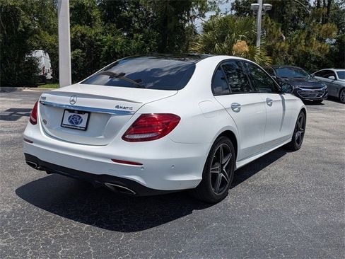 Used 2018 Mercedes-Benz E 400 4MATIC Sedan image 4