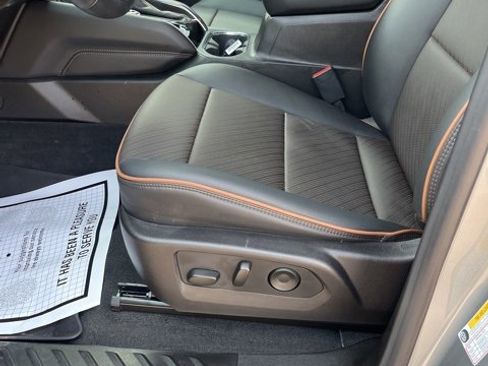 Used 2025 GMC Canyon AT4 w/ Off-Road Front Bumper Package image 12