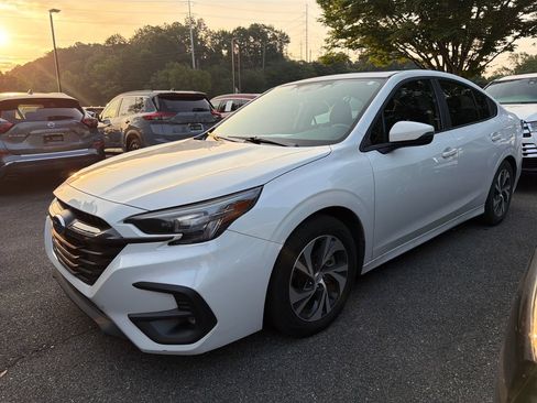 Used 2024 Subaru Legacy Premium AWD/4WD image 3