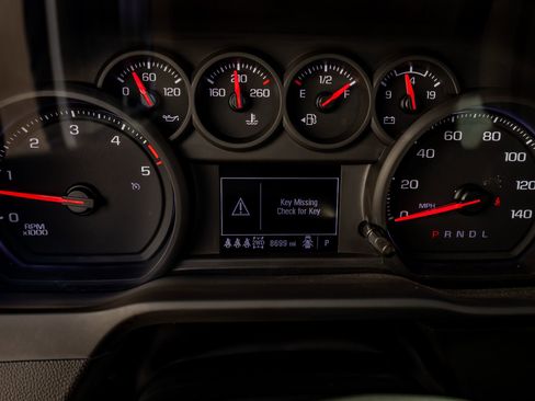 Used 2025 Chevrolet Silverado 2500 Custom w/ Custom Value Package image 20