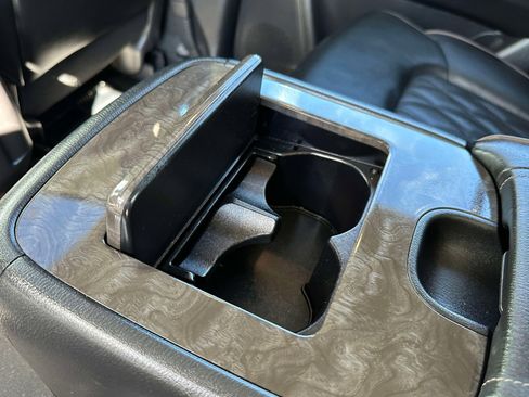 Used 2024 Nissan Armada Platinum w/ Captain's Chairs Package AWD/4WD image 9