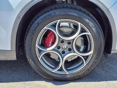 Used 2023 Alfa Romeo Stelvio Ti w/ Active Assist Plus Package image 9