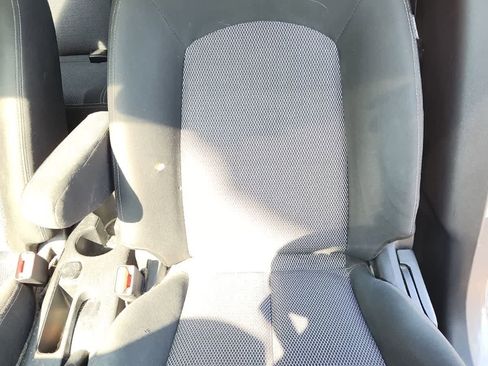 Used 2017 Nissan Versa SV FWD image 14